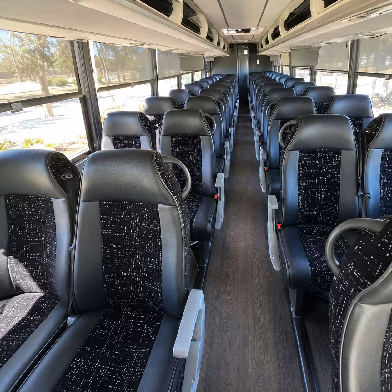 orem charter bus rentals for art and aquarium field trips