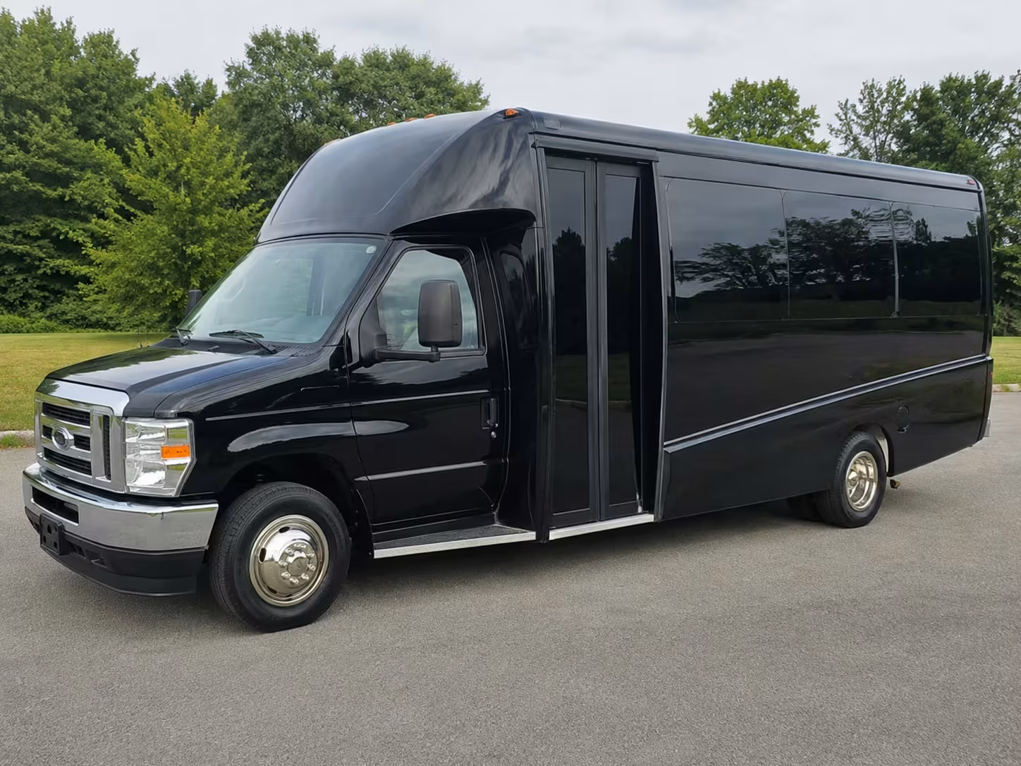 orem minibus rentals for uvu and byu recruiting events